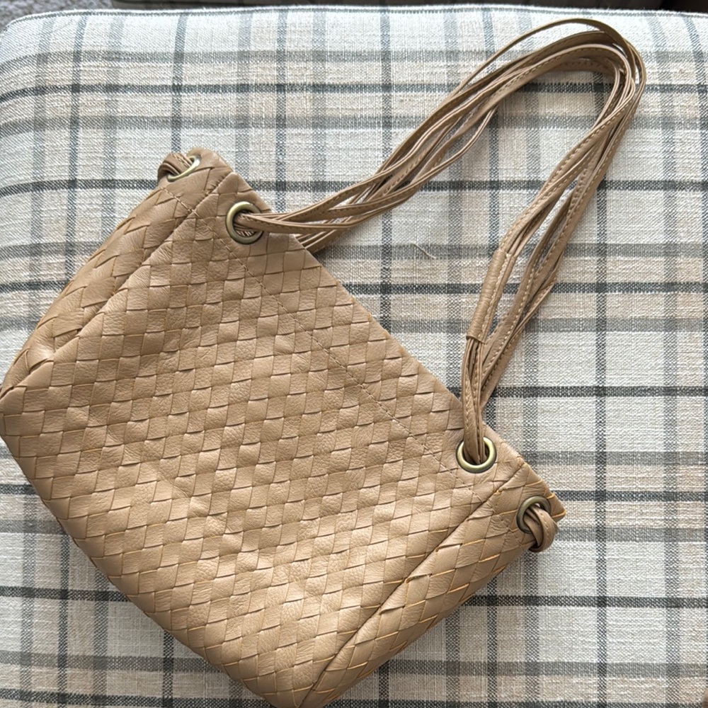NWT Tan woven Shoulder Bag